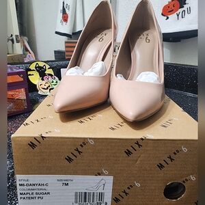 Mix No. 6 Women's Maple Sugar Pumps